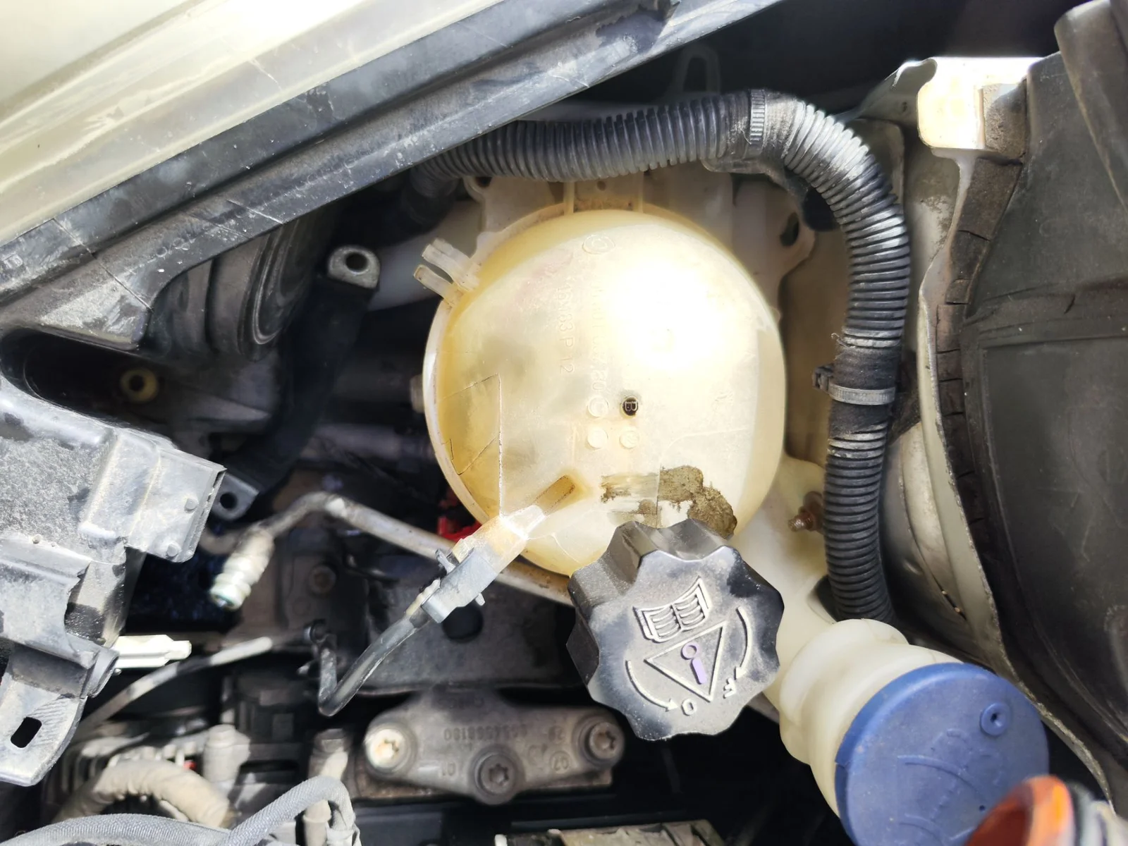 Foto de DEPOSITO EXPANSION PEUGEOT 207 1.6 16V HDi (90 CV / 66 KW) referencia 9800777280