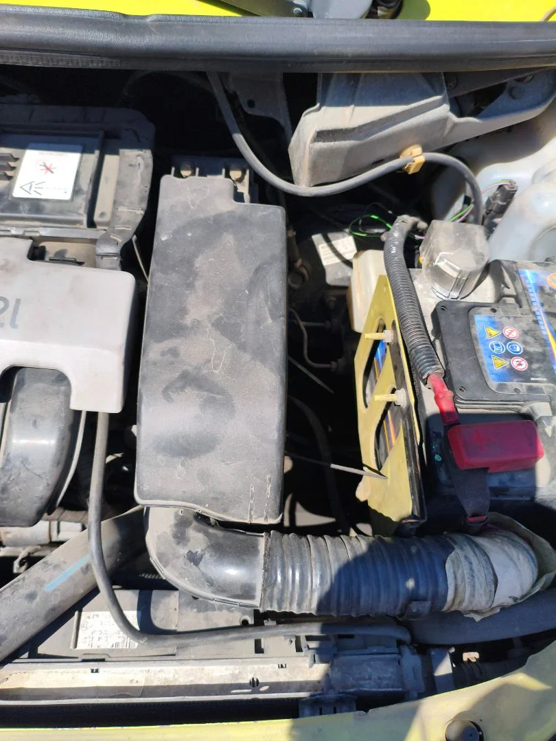 Foto de CAJA FILTRO AIRE RENAULT TWINGO I (C06) 1.2 (75 CV / 55 KW)