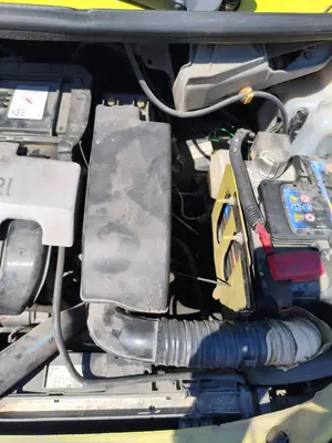 Foto de CAJA FILTRO AIRE RENAULT TWINGO I (C06) 1.2  (75 CV / 55 KW)