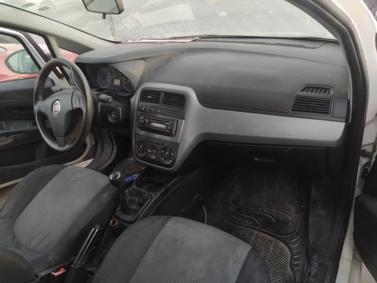 Foto de GUANTERA FIAT GRANDE PUNTO (199) 1.3 16V JTD CAT (75 CV / 55 KW)