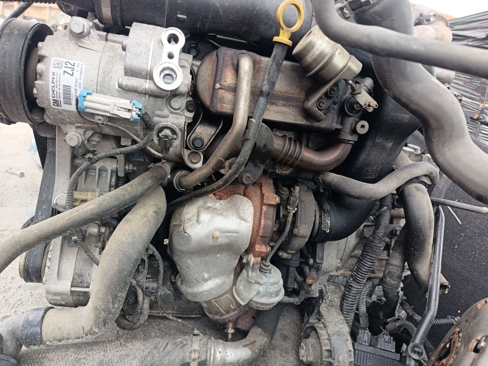 Foto de MOTOR COMPLETO OPEL ASTRA J BERLINA 5P 1.7 16V CDTI (110 CV / 81 KW)