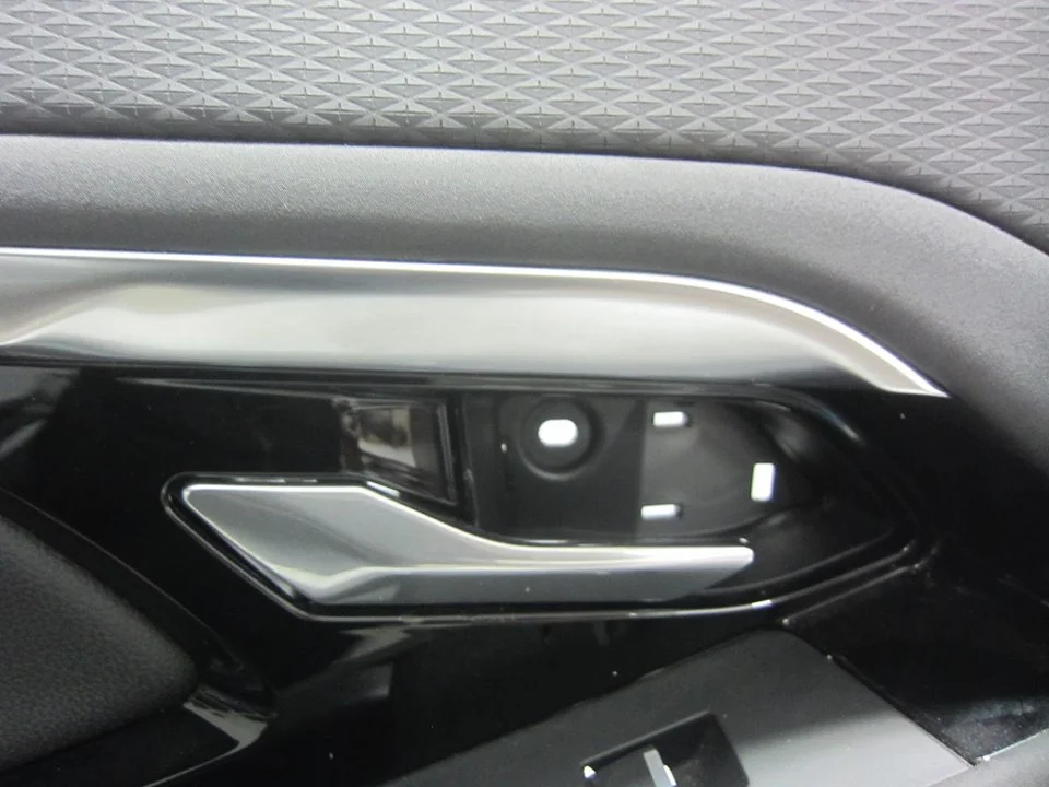 Foto de MANETA INTERIOR TRASERA IZQUIERDA LAND ROVER RANGE ROVER EVOQUE 2.0 Td4 CAT (150 CV / 110 KW) referencia BJ3222601AA