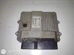 Foto de CENTRALITA MOTOR UCE OPEL CORSA C 1.3 16V CDTI CAT (Z 13 DT / LN9) (69 CV / 51 KW) referencia 55194018