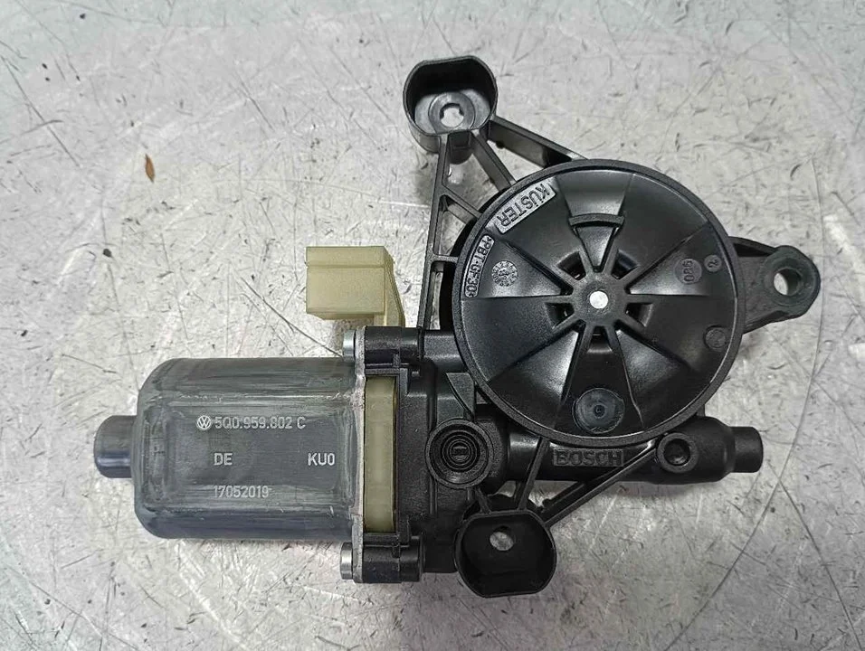 Foto de MOTOR ELEVALUNAS DELANTERO DERECHO PORSCHE MACAN (95BA) referencia 5Q0959802C