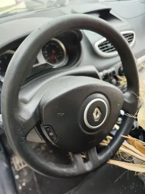 Foto de AIRBAG DELANTERO IZQUIERDO RENAULT CLIO III 1.5 dCi Diesel FAP (75 CV / 55 KW)