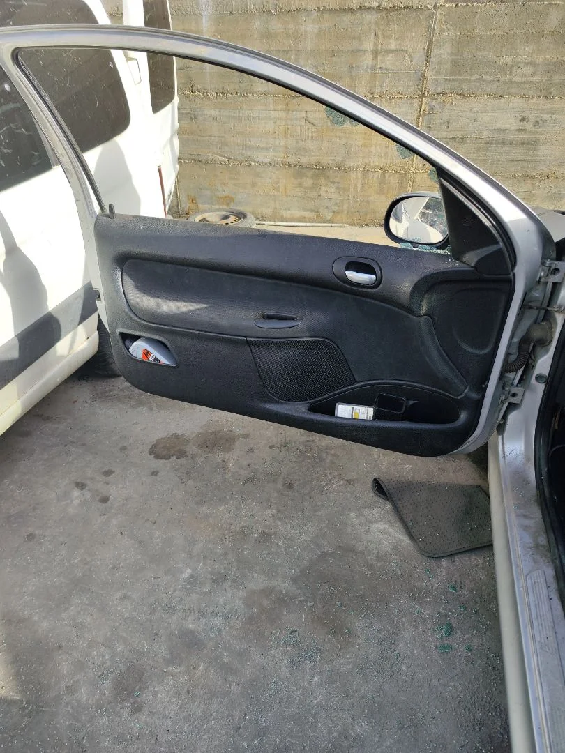 Foto de GUARNECIDO PUERTA DELANTERA IZQUIERDA PEUGEOT 206 1.6 16V CAT (109 CV / 80 KW) referencia 9331ES