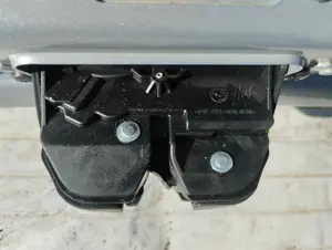 Foto de CERRADURA MALETERO / PORTON PORSCHE MACAN (95BA) referencia 95B827505