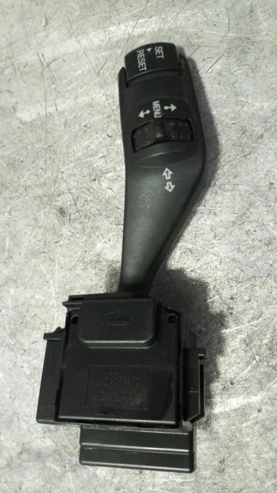 Foto de MANDO INTERMITENTES FORD FOCUS BERLINA (CAP) 4M5G6007XD referencia 4M5T13335BD