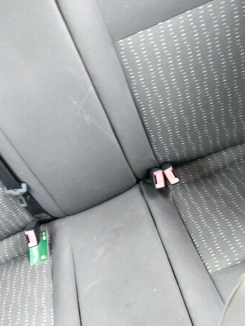 Foto de ENGANCHE CINTURON TRASERO IZQUIERDO SEAT CORDOBA BERLINA (6L2) 1.9 SDI (64 CV / 47 KW)