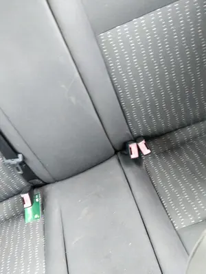 Foto de ENGANCHE CINTURON TRASERO IZQUIERDO SEAT CORDOBA BERLINA (6L2) 1.9 SDI (64 CV / 47 KW)