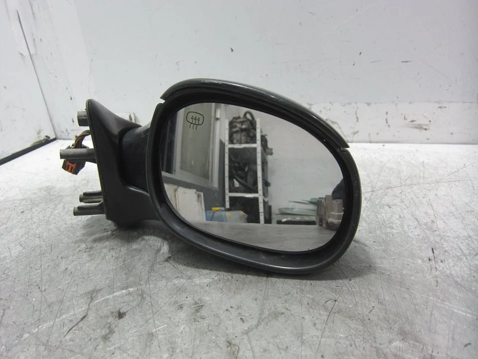 Foto de RETROVISOR DERECHO CITROEN XSARA PICASSO 1.6 16V HDi (90 CV / 66 KW) referencia E2028015