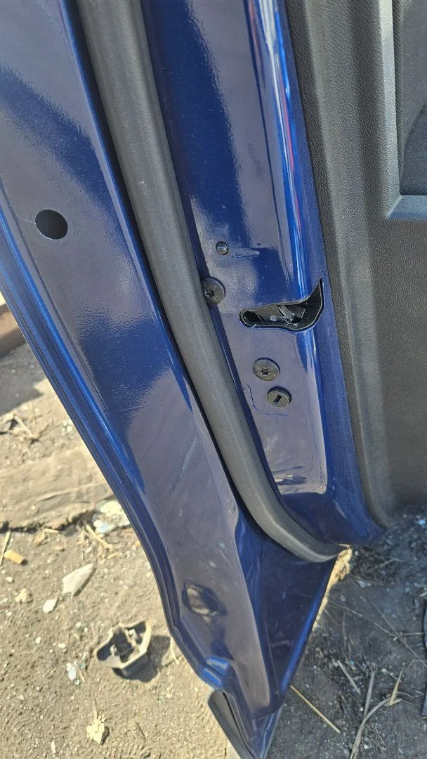 Foto de CERRADURA PUERTA DELANTERA IZQUIERDA OPEL CROSSLAND X 1.2 (110 CV / 81 KW)
