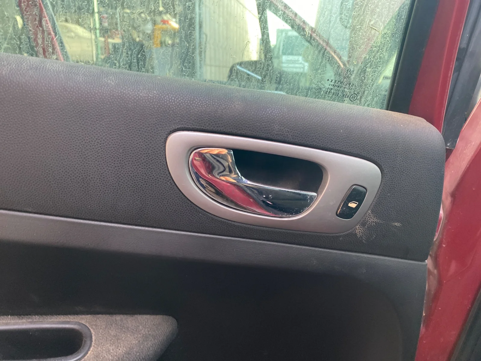 Foto de MANETA INTERIOR TRASERA IZQUIERDA PEUGEOT 307 BERLINA (S2) 1.6 16V HDi (90 CV / 66 KW) referencia 9143F4