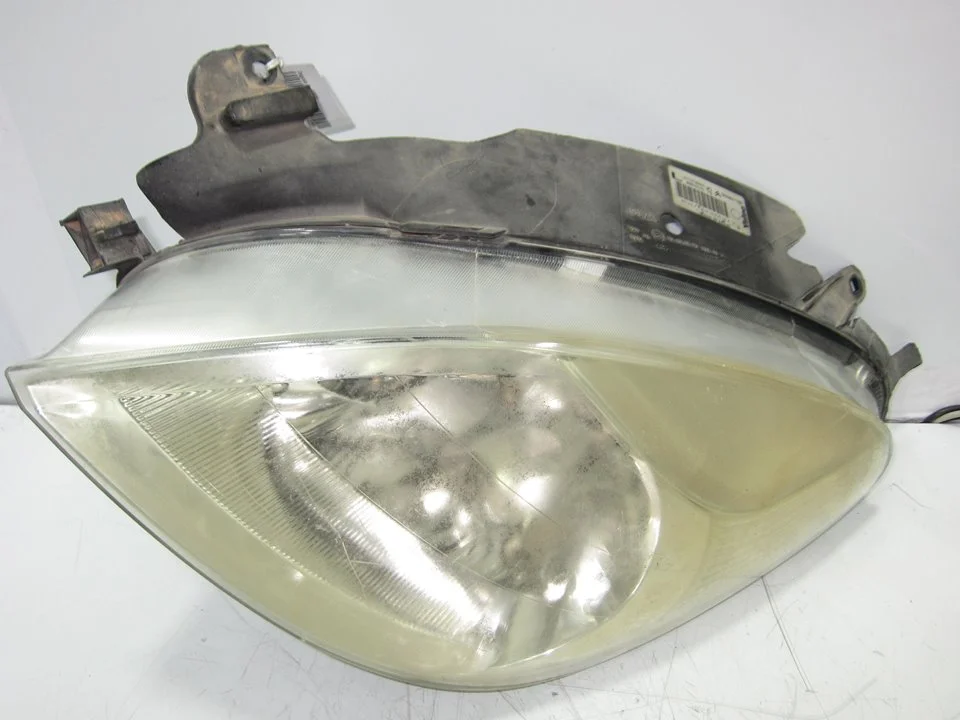 Foto de FARO IZQUIERDO CITROEN XSARA PICASSO 1.6 16V HDi (90 CV / 66 KW) referencia 9649557480
