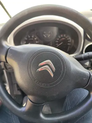 Foto de AIRBAG DELANTERO IZQUIERDO CITROEN BERLINGO FURGÓN 1.6 16V HDi FAP (75 CV / 55 KW)
