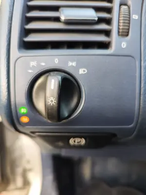 Foto de MANDO LUCES MERCEDES-BENZ CLASE E (BM 210) BERLINA 3.0 Turbodiesel CAT (177 CV / 130 KW)