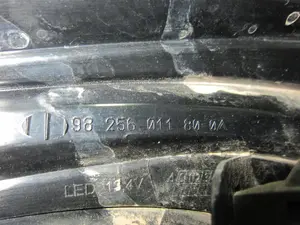 Foto de PILOTO TRASERO DERECHO PEUGEOT 208 1.2 12V e-VTi (82 CV / 60 KW) referencia 9825601180 foto 2