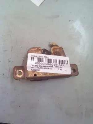 Foto de CERRADURA MALETERO / PORTON SEAT TOLEDO (1L) 1.8 CAT (ABS. ADZ) (90 CV / 66 KW) referencia 1L0827505
