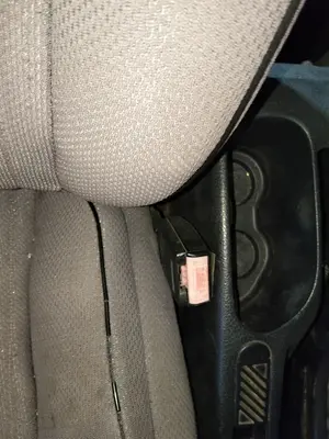Foto de ENGANCHE CINTURON DELANTERO DERECHO PEUGEOT 406 BERLINA (S1/S2) 2.0 HDi CAT (90 CV / 66 KW)