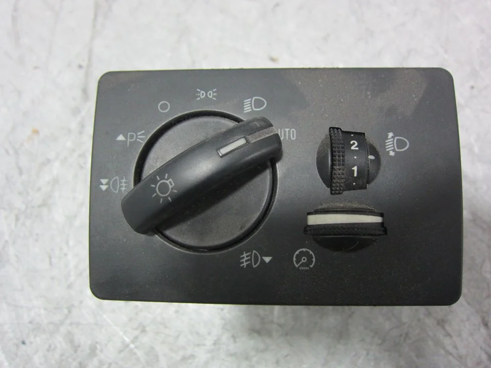 Foto de MANDO LUCES FORD FOCUS C-MAX (CAP)(2003) 1.8 TDCi Turbodiesel CAT (116 CV / 85 KW) referencia 4M5T13A024CA