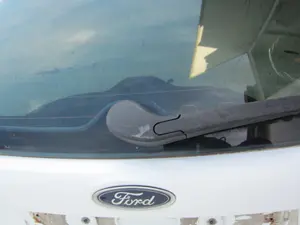 Foto de BRAZO LIMPIA TRASERO FORD FOCUS SPORTBREAK (CB8) 1.6 TDCi CAT (95 CV / 70 KW)
