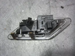 Foto de LUZ INTERIOR BMW SERIE 3 BERLINA (E46) 3.0 24V Turbodiesel CAT (184 CV / 135 KW) referencia 8375585 foto 2