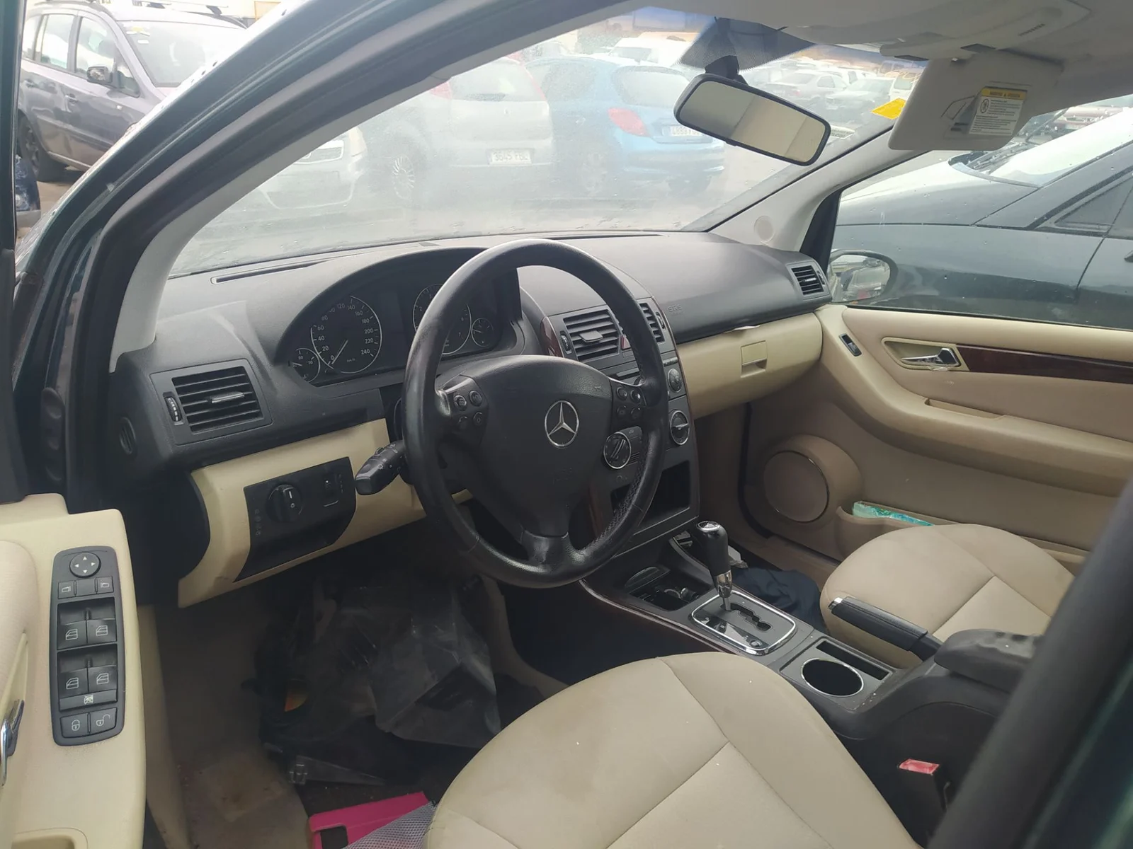Foto de LUZ INTERIOR MERCEDES-BENZ CLASE A (BM 169) 1.5 CAT (95 CV / 70 KW) referencia A1698200001 FKZ