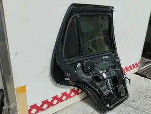 Foto de PUERTA TRASERA IZQUIERDA MERCEDES-BENZ CLASE ML (BM 163) 3.7 V6 CAT (245 CV / 180 KW) foto 6