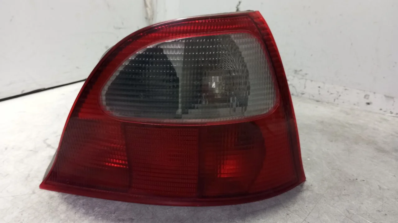 Foto de PILOTO TRASERO DERECHO MG ROVER ROVER 25 (R/RF) 1.4 16V CAT (103 CV / 76 KW) referencia XFB10088