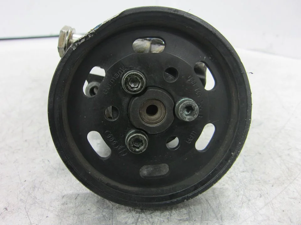 Foto de BOMBA DIRECCION VOLKSWAGEN GOLF IV BERLINA (1J1)(10.1997) 1.9 TDI (101 CV / 74 KW) referencia 1J0422154