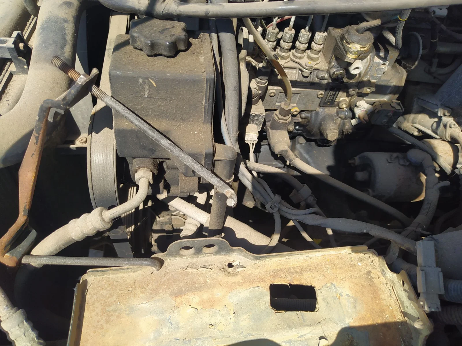 Foto de ALTERNADOR SSANGYONG MUSSO 2.9 Turbodiesel CAT (120 CV / 88 KW)
