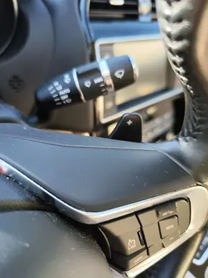 Foto de MANDO MULTIFUNCION JAGUAR XE 2.0 Turbo CAT (200 CV / 147 KW) foto 2