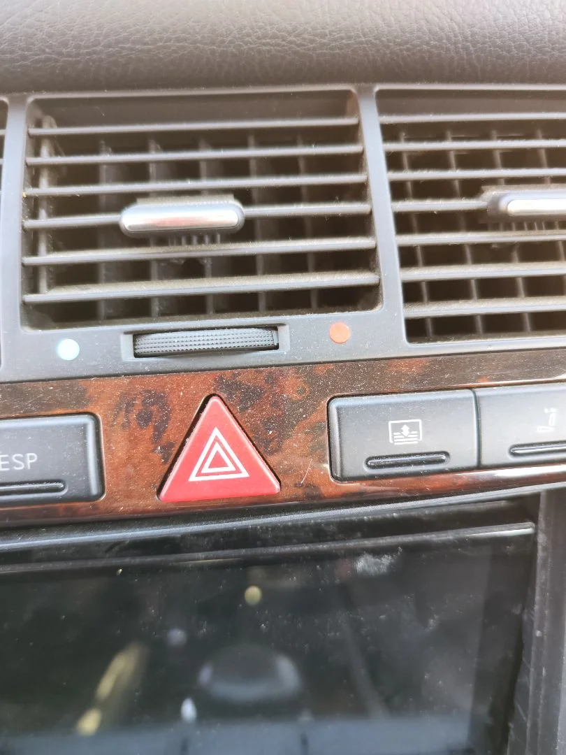 Foto de WARNING AUDI A8 (D2) 4.2 V8 40V (310 CV / 228 KW)