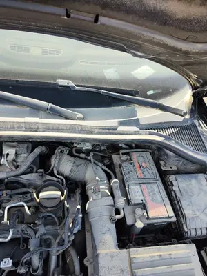 Foto de MOTOR LIMPIA DELANTERO SKODA YETI (5L)(2009) 2.0 TDI (110 CV / 81 KW) referencia 5L1955023A