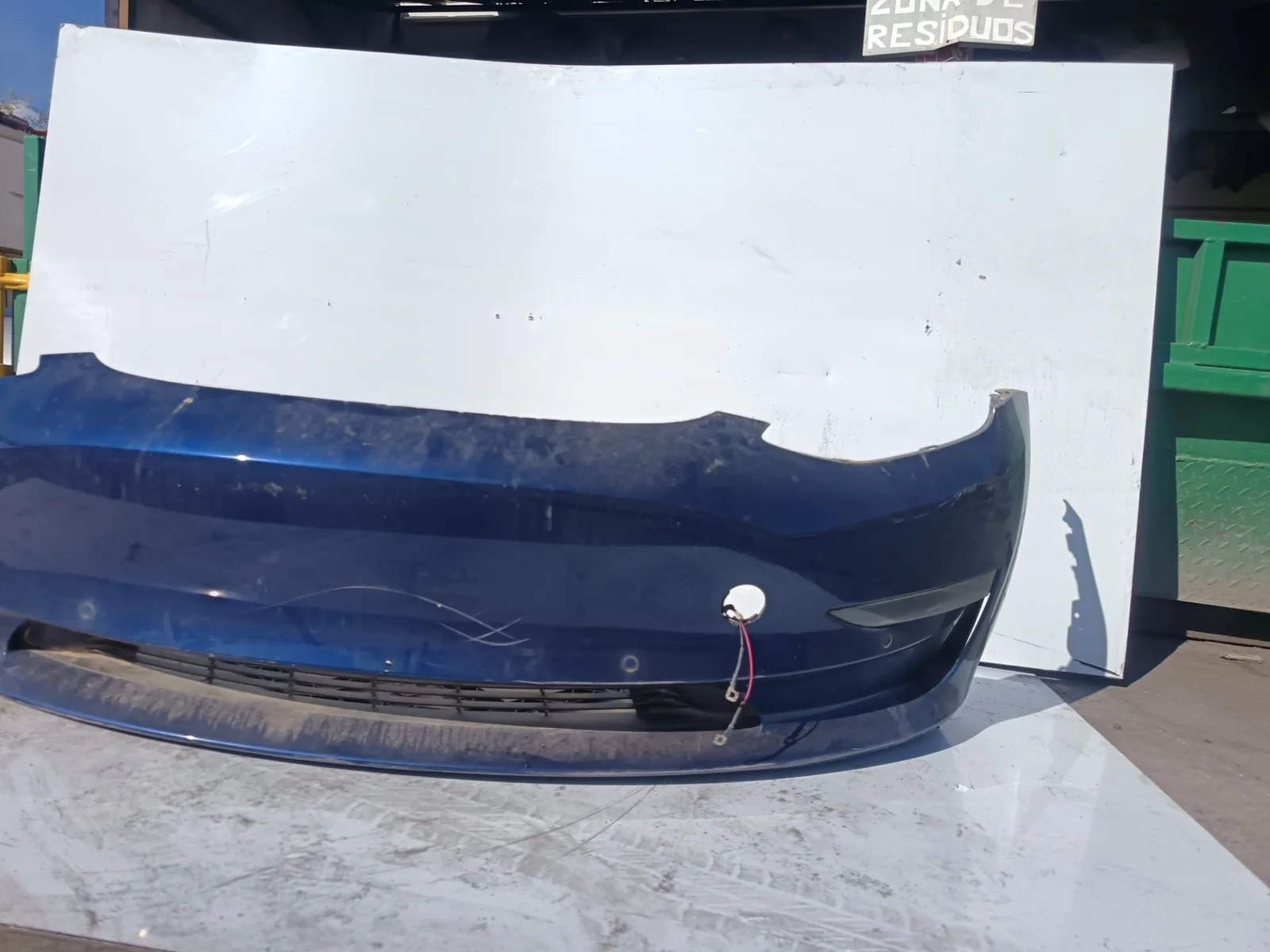 Foto de PARAGOLPES DELANTERO TESLA MODEL 3 eléctrico 258 kW (cont. 153 kW) (350 CV / 258 KW)