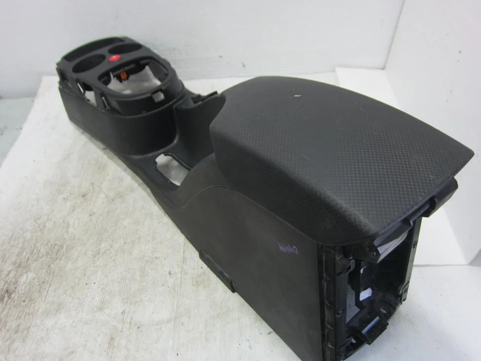Foto de APOYABRAZOS CENTRAL SEAT ALTEA XL (5P5) 1.9 TDI (105 CV / 77 KW) referencia 5P0864251