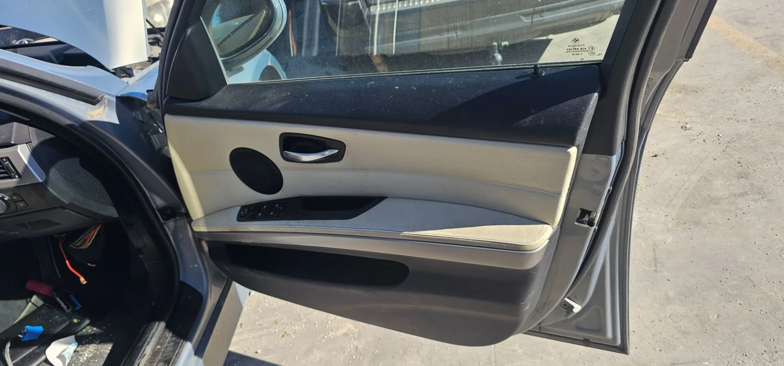 Foto de GUARNECIDO PUERTA DELANTERA DERECHA BMW SERIE 3 BERLINA (E90) 2.0 CAT (129 CV / 95 KW)