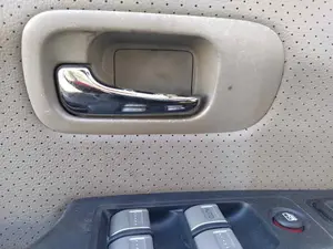 Foto de MANETA INTERIOR DELANTERA IZQUIERDA HONDA CR-V (RD8) 2.0 VTEC CAT (150 CV / 110 KW)