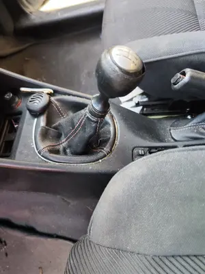 Foto de PALANCA CAMBIO ALFA ROMEO 147 (190) 1.9 JTD CAT (110 CV / 81 KW)