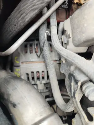 Foto de ALTERNADOR RENAULT CLIO III 1.5 dCi Diesel CAT (86 CV / 63 KW)