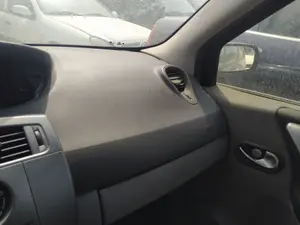 Foto de AIRBAG DELANTERO DERECHO RENAULT SCENIC II (JM) 1.6 16V (113 CV / 83 KW) referencia 8200230383