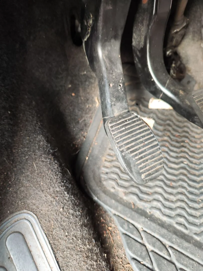 Foto de PEDAL EMBRAGUE FIAT I DOBLÒ (119) 1.9 JTD CAT (105 CV / 77 KW)