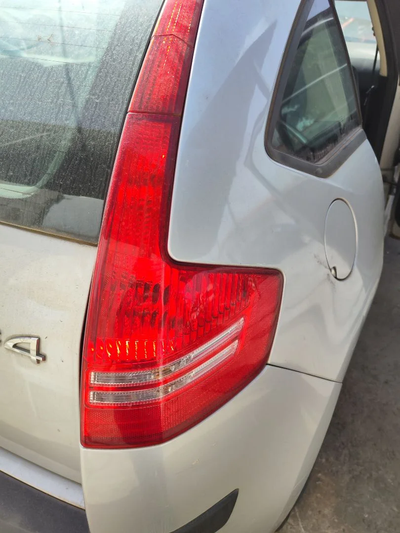Foto de PILOTO TRASERO DERECHO CITROEN C4 BERLINA 1.6 16V HDi (90 CV / 66 KW)