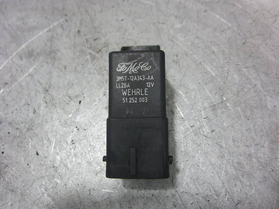 Foto de CAJA PRECALENTAMIENTO MAZDA 3 BERLINA (BK) 1.6 CD Diesel CAT (109 CV / 80 KW) referencia 51252003