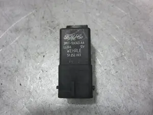 Foto de CAJA PRECALENTAMIENTO MAZDA 3 BERLINA (BK) 1.6 CD Diesel CAT (109 CV / 80 KW) referencia 51252003