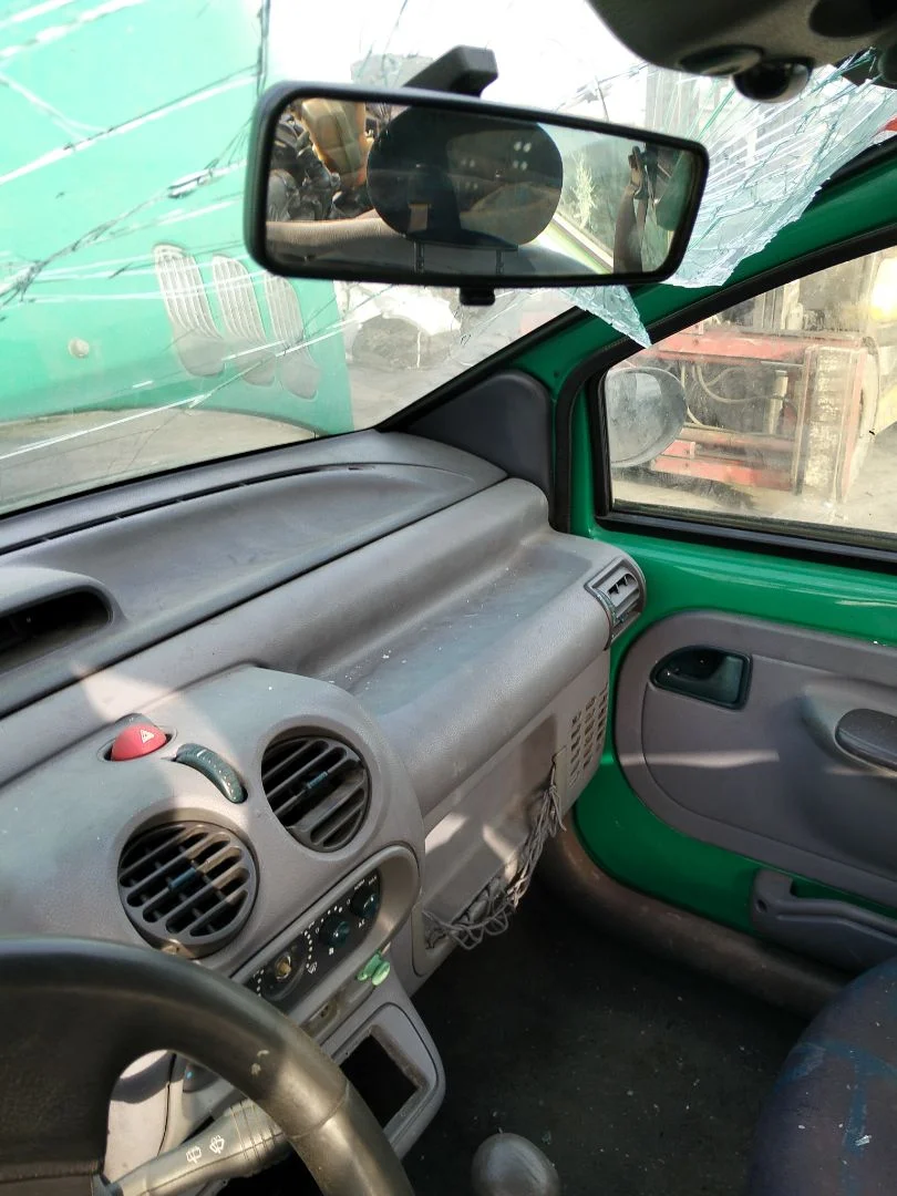 Foto de RETROVISOR INTERIOR RENAULT TWINGO I (C06) 1.2 (58 CV / 43 KW)
