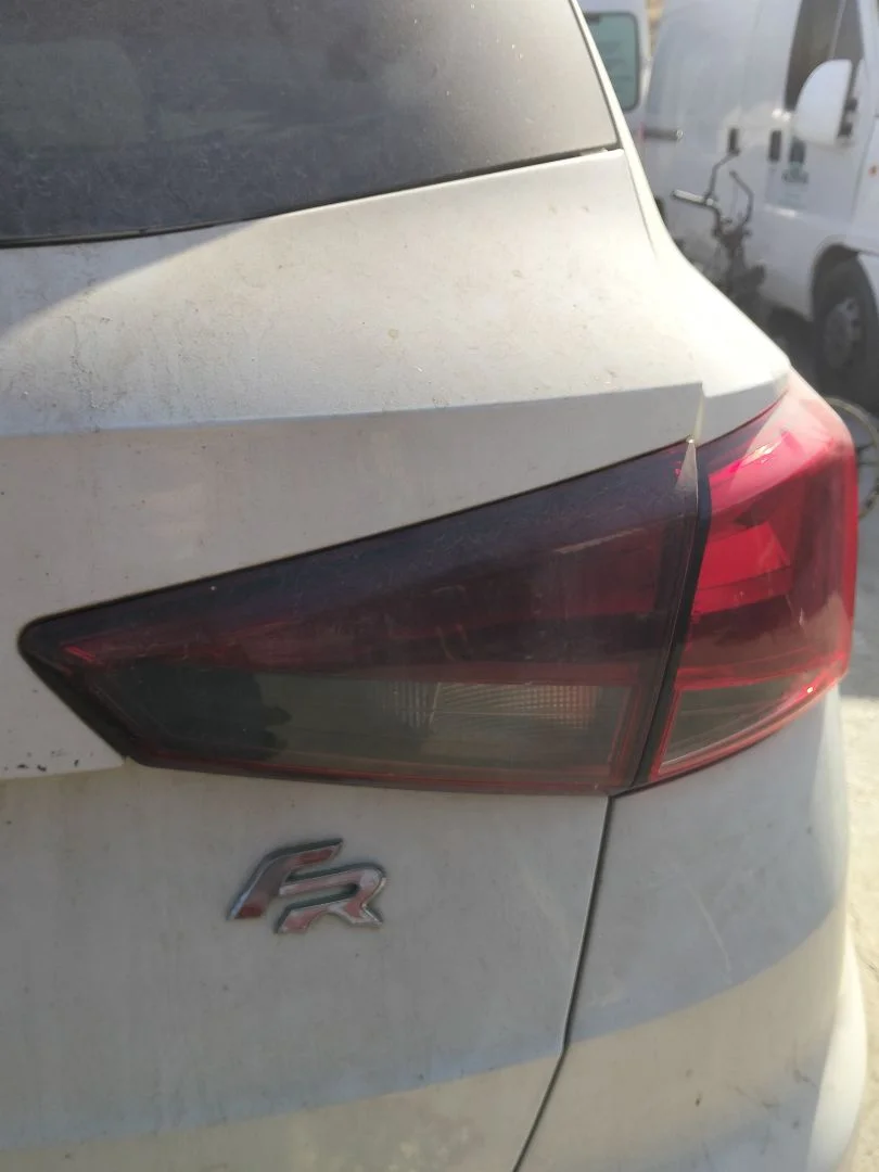 Foto de PILOTO TRASERO DERECHO INTERIOR SEAT ARONA (KJ) 1.6 TDI (116 CV / 85 KW)