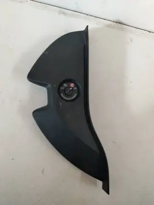 Foto de MOLDURAS DELANTERAS RENAULT MEGANE IV BERLINA 5P referencia 689205425R