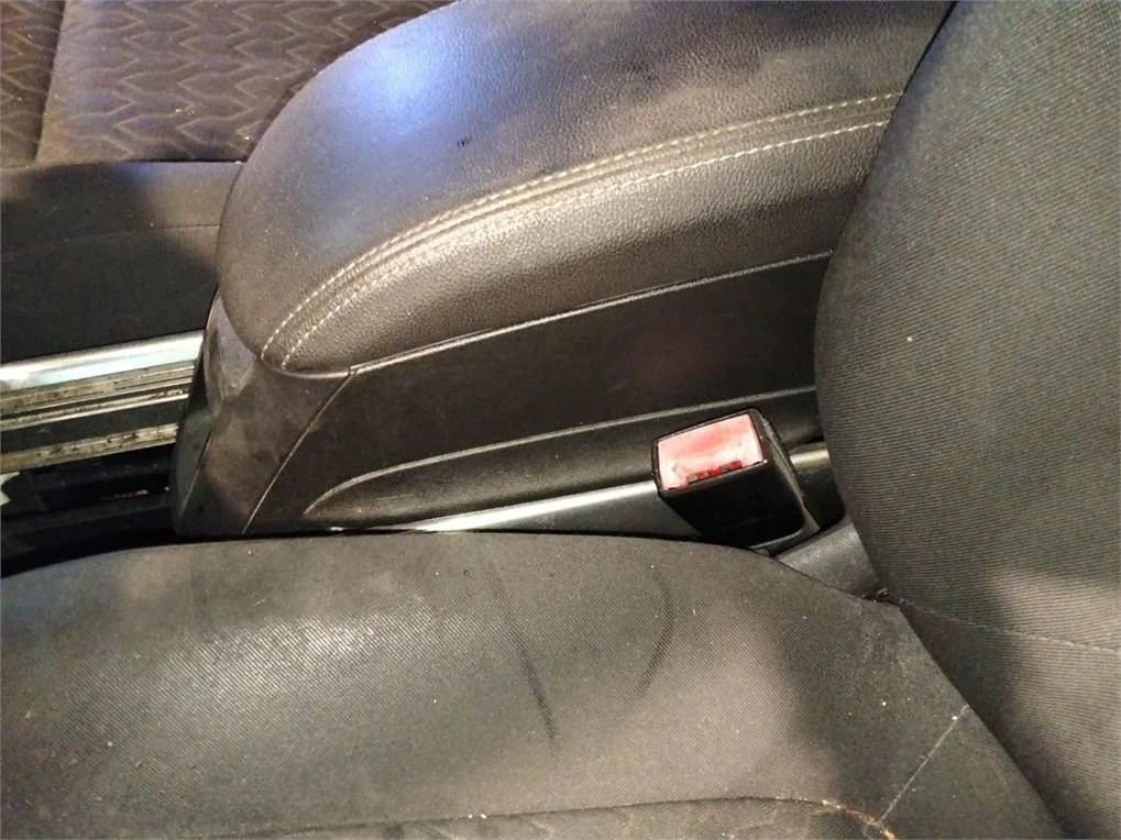 Foto de ENGANCHE CINTURON DELANTERO IZQUIERDO OPEL MERIVA B