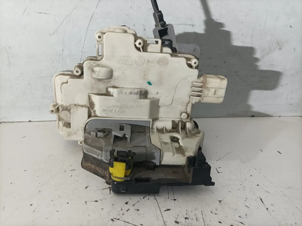 Foto de CERRADURA PUERTA TRASERA DERECHA SEAT LEON (1P1) referencia 1P0839016
